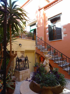 Cour intérieure d'un hôtel