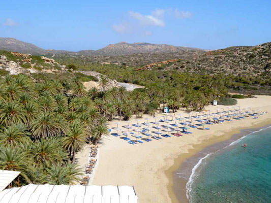 La magnifique plage de Vaï, entourée par la palmeraie