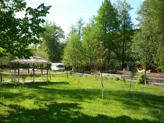 Camping Peshku à Germenij