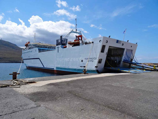 Le ferry qui nous fera la traversée entre Cythère et Néapoli en Grèce continentale.