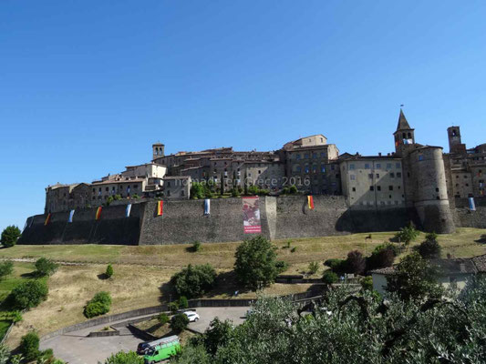 Anghiari, les remparts