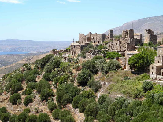 Le village abandonné de Vatheia