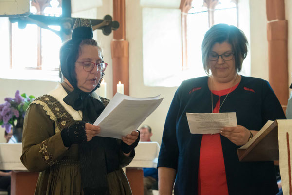 Erklärung der oberhessischen Tracht im Festgottesdienst