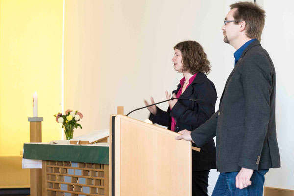 Pfarrerin Anja Fülling und Pfarrer Konrad Schullerus berichteten aus der Arbeit der Pfarrvertretung