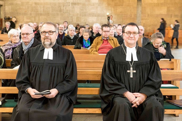 Matthias Schmidt, Propst für Oberhessen der EKHN (links) und Prof. Dr. Martin Hein, Bischof der EKKW