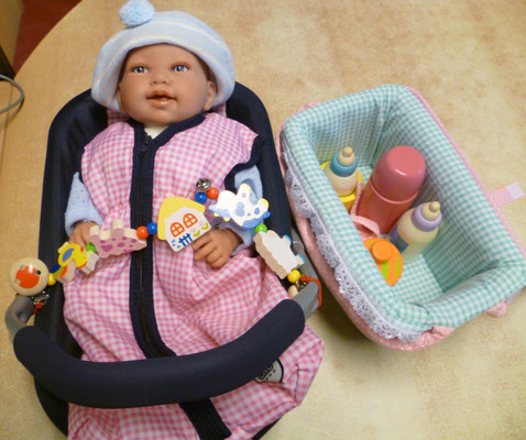 EI100 Pop met maxi-cosi en picknickmand