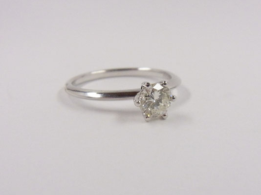 750/- Weißgold, poliert, Rhodiniert, 0,54 ct w vsi Brillant: 4200€