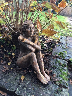 Engelmädchen - Ton mit aufwendiger Patina - nicht hochgebrannt! - Höhe ca. 50 cm - 2024 - 650.-€