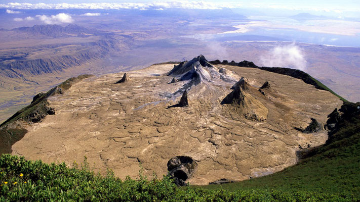 Vista del cratere dalla cresta più alta del Ol Doinyo Lengai