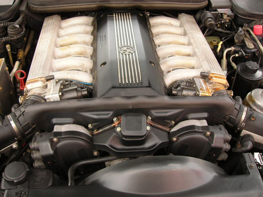 BMW 850i (E31)