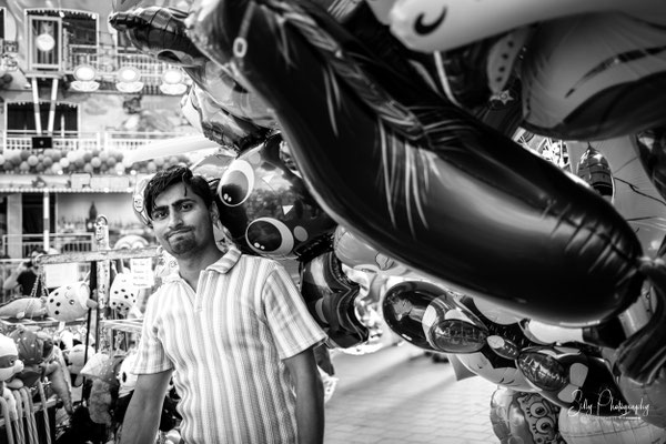 Hamburg, Street, Hamburger Dom, Fujifilm X100VI, 2025, © Silly Photography