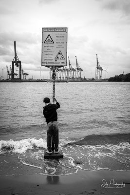 Hamburg, Street, Elbstrand, Fujifilm X100VI, 2025, © Silly Photography