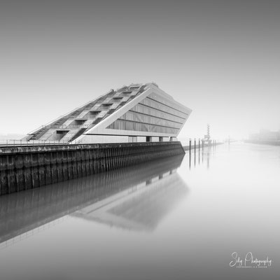 Hamburg / Dockland, Hamburger Hafen, Langzeitbelichtung, 2019, © Silly Photography