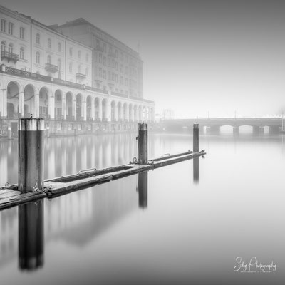 Hamburg / Alsterarkaden, Binnenalster, Langzeitbelichtung, 2019, © Silly Photography
