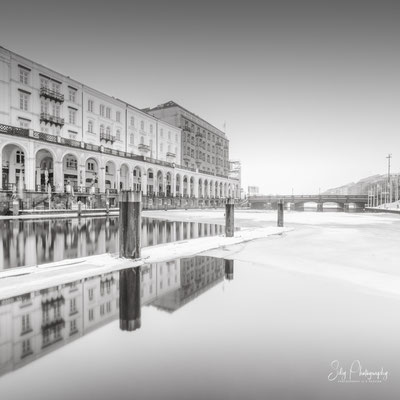 Hamburg / Alsterarkaden, Binnenalster, Langzeitbelichtung, 2021, © Silly Photography