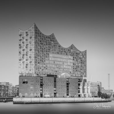 Hamburg / Elbphilharmonie, Hamburger Hafen, Langzeitbelichtung, 2019, © Silly Photography