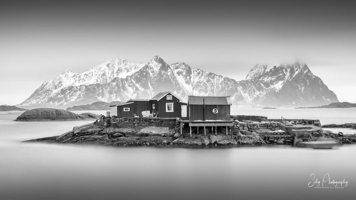 Lofoten, Fischerhütten, Langzeitbelichtung, 2019, © Silly Photography