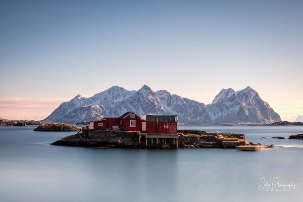 Lofoten, Fischerhütten, Langzeitbelichtung, 2019, © Silly Photography