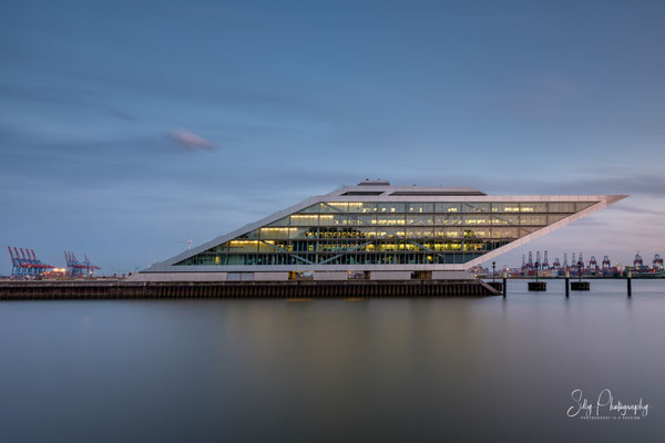 Hamburg / Dockland, Hamburger Hafen, Langzeitbelichtung, 2019, © Silly Photography