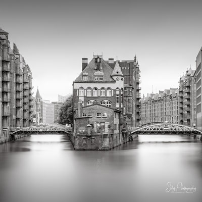 Hamburg / Hamburger Wasserschloss, Langzeitbelichtung, 2020, © Silly Photography