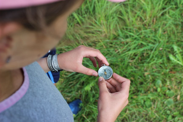 Zeltlager 2019 ("Pirateninsel") - Mit dem Kompass wird der Piratenschatz gesucht...