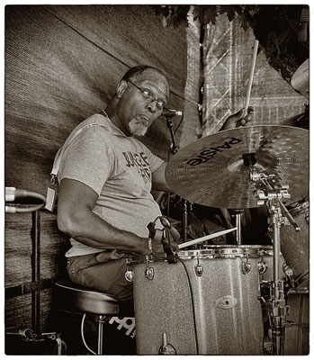 Sam Kelly / Drum