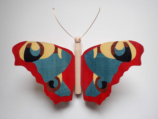 Papillon - modèle Paon du jour - marqueterie
