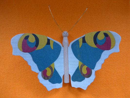 Papillon - modèle Paon du jour - marqueterie - Atelier Eclats de Bois - 38 isère