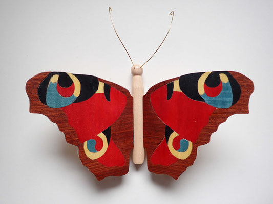 Papillon - modèle Paon du jour - marqueterie