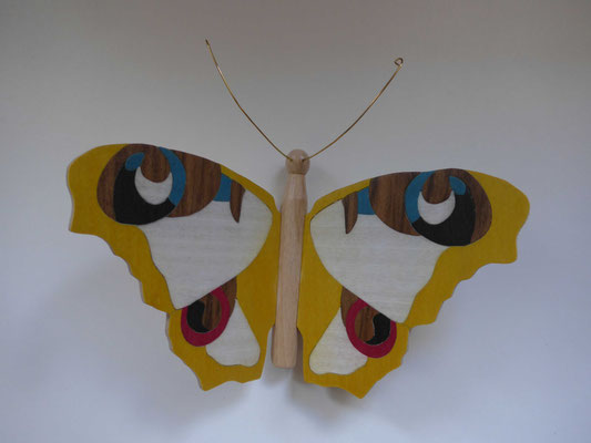 Papillon - modèle Paon du jour - marqueterie