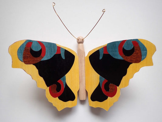 Papillon - modèle Paon du jour - marqueterie