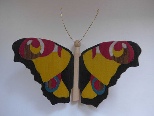 Papillon - modèle Paon du jour - marqueterie
