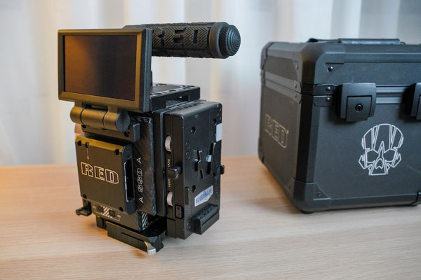 Puhlmann Cine - RED DSMC2 Weapon Helium 8K Digital Camera Set