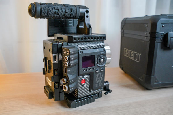 Puhlmann Cine - RED DSMC2 Weapon Helium 8K Digital Camera Set