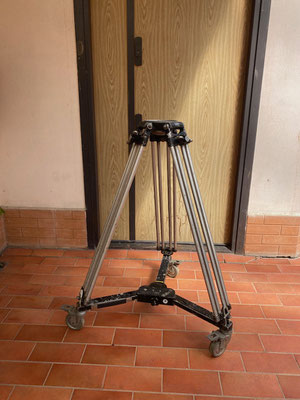 puhlmann.tv - Ronford Baker Medium Duty Tall Tripod Set