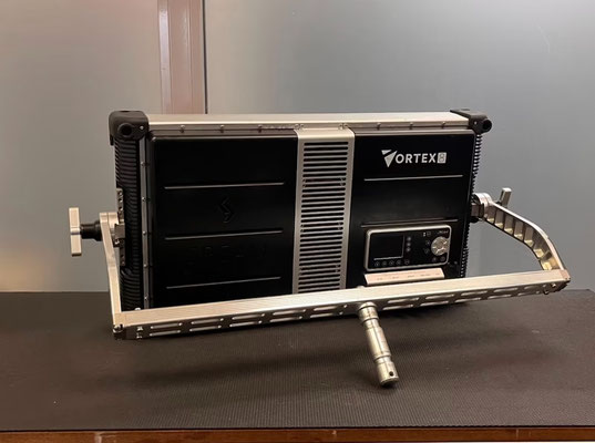 Puhlmann Cine - Creamsource Vortex 8 LED Light Set