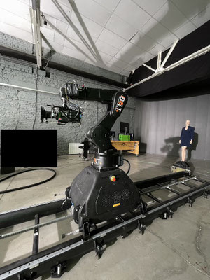 Puhlmann Cine - MRMC Bolt JR with On Track Motion Control System