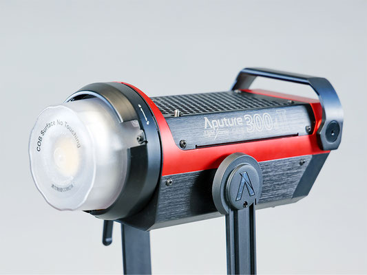 Puhlmann Cine - Aputure LS C300d MKII Lighting Set