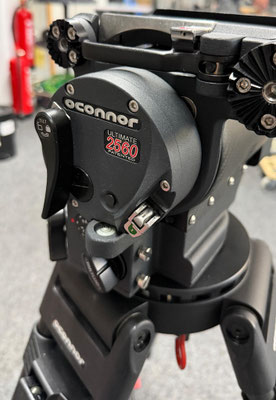 Puhlmann Cine - O'Connor 2560 Fluid Head and Tripod set