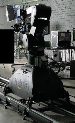 Puhlmann Cine - MRMC Bolt JR with On Track Motion Control System