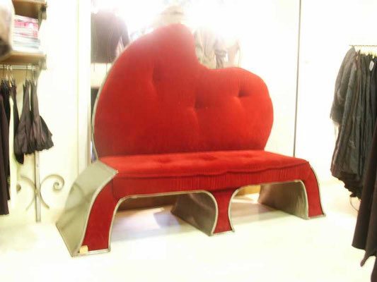 fauteuil velours rouge