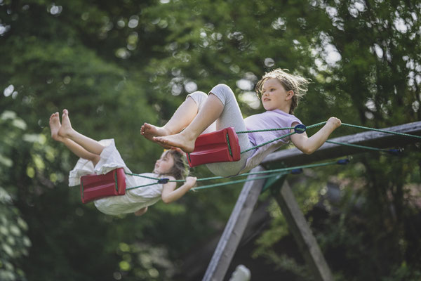 Schaukeln, Kinder toben, Fotoshooting mit Kindern, Familienfotografie