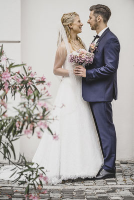Hochzeitsshooting am Ammersee, Brautstyling, Shooting Hochzeit, getting ready Hochzeitsfotografin, Herz, Hochzeitsreportage, Eventfotografie,  Braut, Bräutigam, Brautstrauß, Sektempfang
