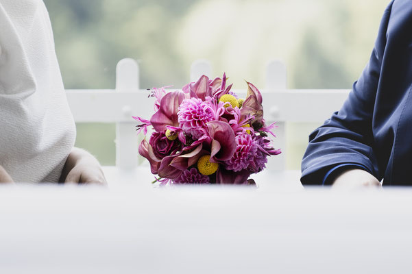 Hochzeitsshooting am Ammersee, Shooting Hochzeit, Hochzeitsfotografin, Herz, Hochzeitsreportage, Eventfotografie,  Braut, Bräutigam, Brautstrauß