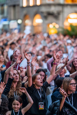 Jubel, Fans, Konzert, Stimmung, Hände hoch, Event, Jugendliche, feiern,  Die Bildermacherin, Franziska Siedler