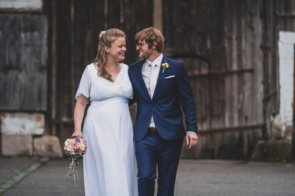 Hochzeitsshooting am Ammersee, Shooting Hochzeit, Hochzeitsfotografin, Herz, Hochzeitsreportage, Eventfotografie,  Braut, Bräutigam, Brautstrauß, Sektempfang