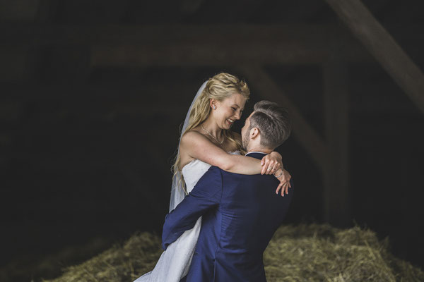 Hochzeitsshooting am Ammersee, Brautstyling, Shooting Hochzeit, getting ready Hochzeitsfotografin, Herz, Hochzeitsreportage, Eventfotografie,  Braut, Bräutigam, Brautstrauß, Sektempfang
