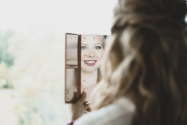 Hochzeitsshooting am Ammersee, Brautstyling, Shooting Hochzeit, getting ready Hochzeitsfotografin, Herz, Hochzeitsreportage, Eventfotografie,  Braut, Bräutigam, Brautstrauß, Sektempfang