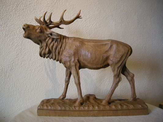 Hirsch Holzskulptur