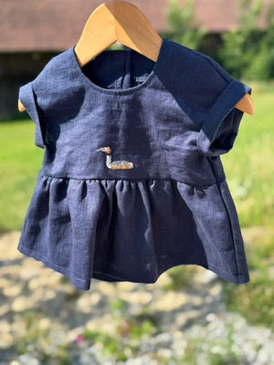 Kinderkleidchen mit Haubentaucher von @fischi.kat